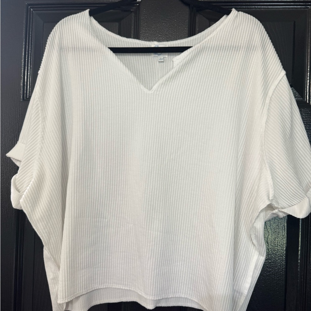 Francesca white short sleeve (white)
pit to pit -27”